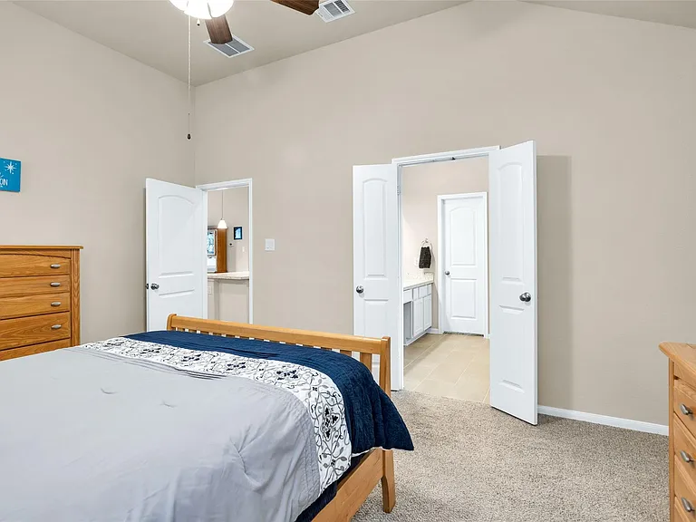18806 Legend Oaks Dr — Photo 18