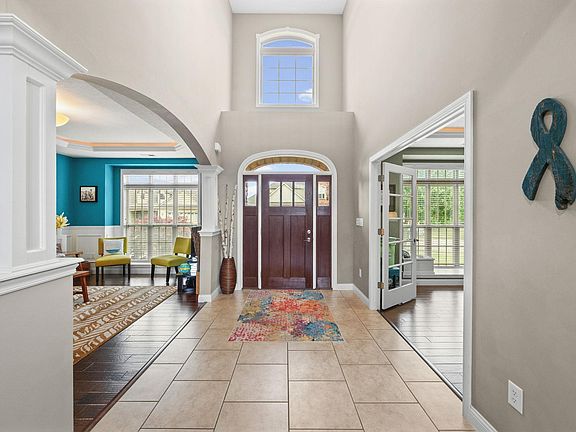 3rd image of 2172 Foxmoor Ln