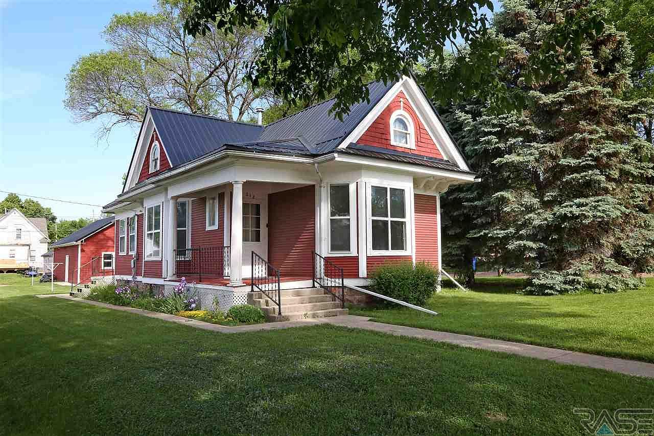 212 Iowa St, Alcester, SD 57001 Zillow