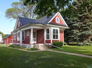 212 Iowa St, Alcester, SD 57001