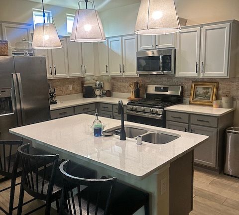 4th image of 4602 Helia Ave