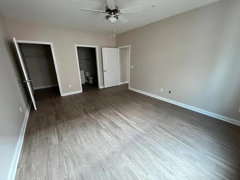310 E Main St — Photo 4