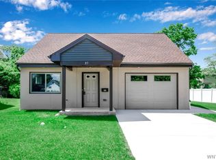 85 Harding Rd, Williamsville, NY 14221