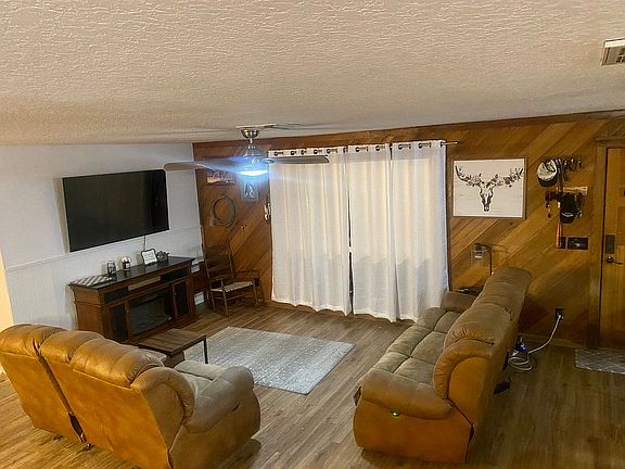 3rd image of 1178 E Amberjack Dr