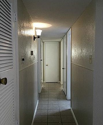 3rd image of 10525 Warren St