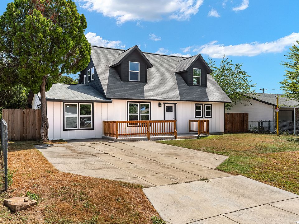 1st image of 214 RAMBLING DR