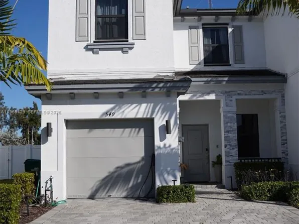 549 NW 204th St, Miami Gardens, FL 33169