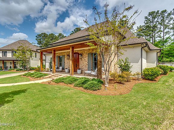 4th image of 90 Cedar Woods Dr