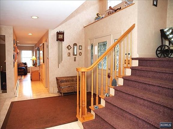 2nd image of 579 Brook Ave