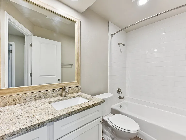 Waters Edge Apartment Homes — Photo 149