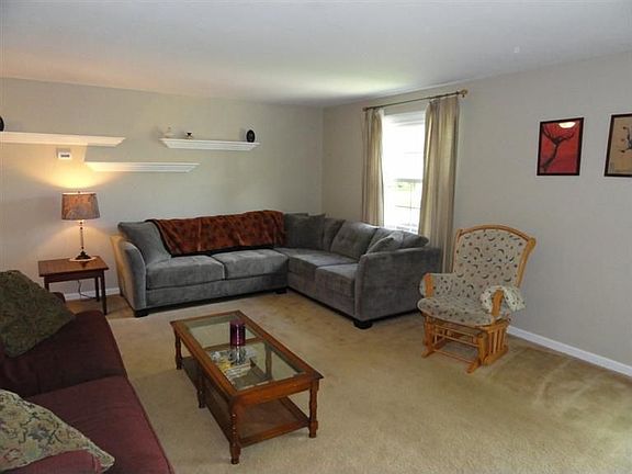 5th image of 254 Bellingham Dr