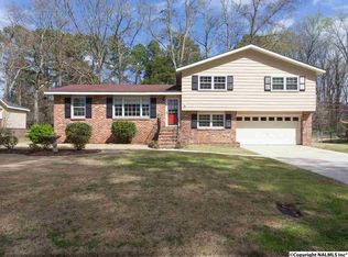 6624 Robinhood Ln NW, Huntsville, AL 35806