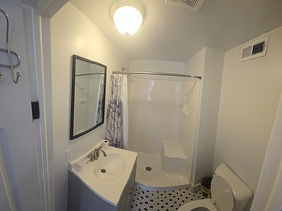 4th image of 737 York St #F3