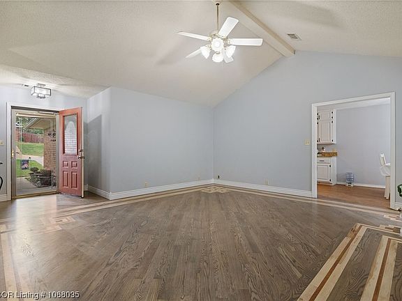 4th image of 1615 Hunter Hill Dr