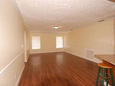 4th image of 3105 SE Glasgow Dr