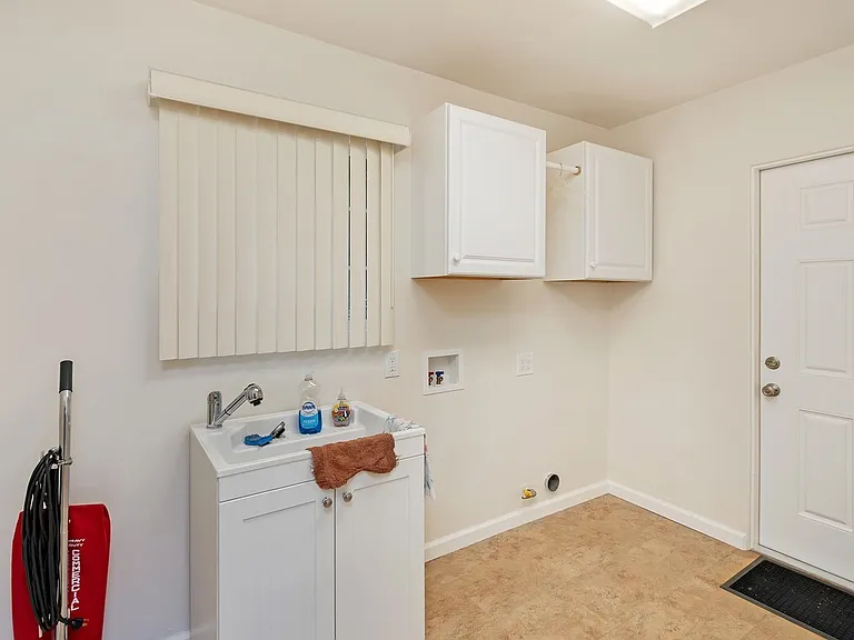 3709 Oleander Dr — Photo 11