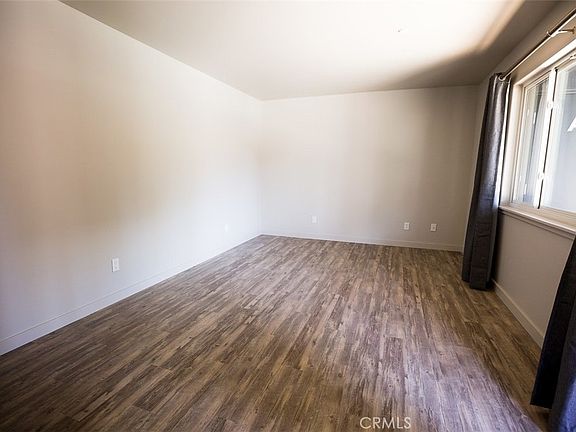 5th image of 210 Laurel St Unit A