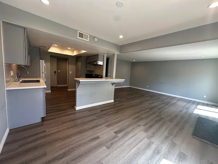 9821 Genesee Ave — Photo 18