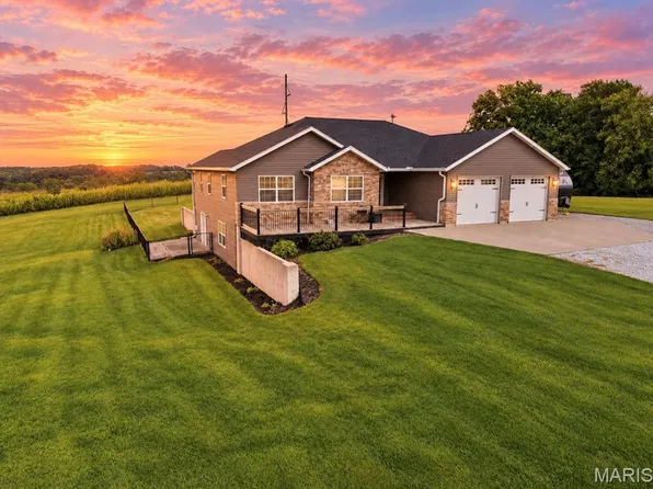 54370 Johnny Trl, Hannibal, MO 63401