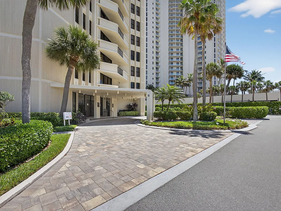 2800 N Ocean Dr #B24D