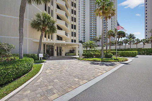 2800 N Ocean Dr Photo 1