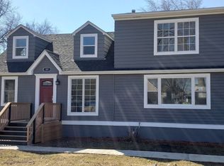 117 Woodrow Ave, South Elgin, IL 60177