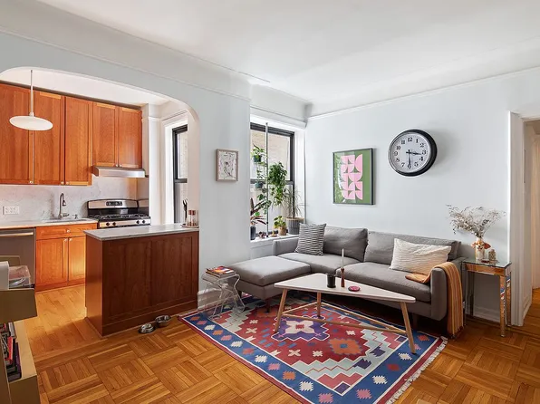 61 Eastern Pkwy APT 2G, Brooklyn, NY 11238