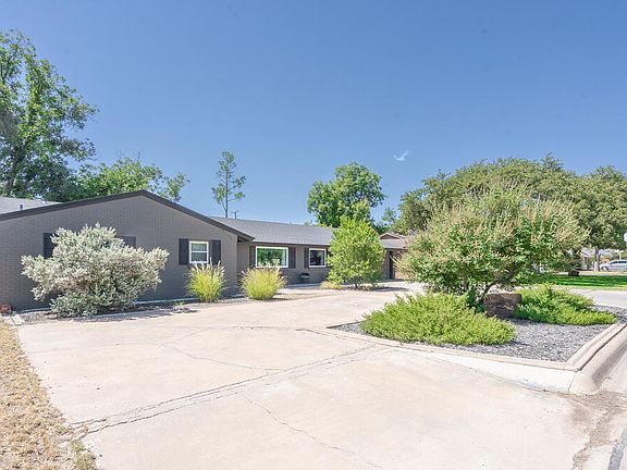2nd image of 2605 Fannin Ave