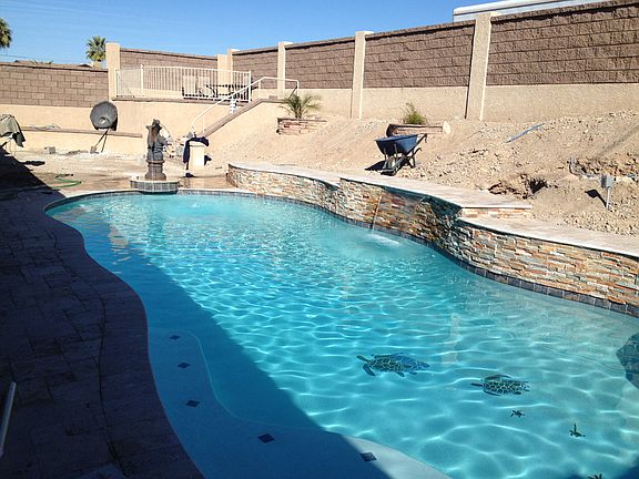 4th image of 330 Silverado Dr