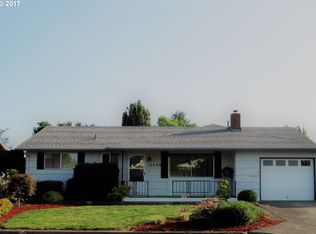 2243 W Hayes St, Woodburn, OR 97071