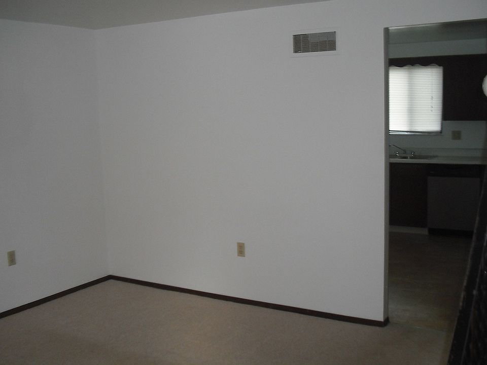 2nd image of 216 Park St