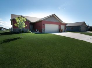 926 13th St SE, East Grand Forks, MN 56721