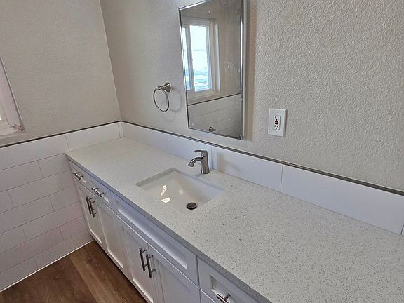 4th image of 15921-59 S Downey Ave #21C
