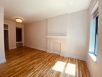 Rented by Metropolis Real Estate of Manhattan