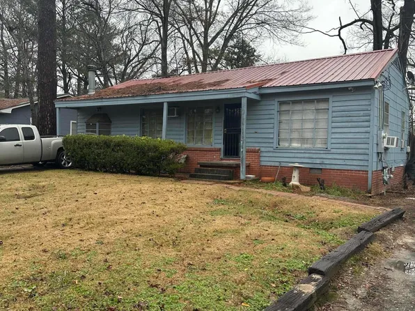 3190 Charleston Dr, Jackson, MS 39212