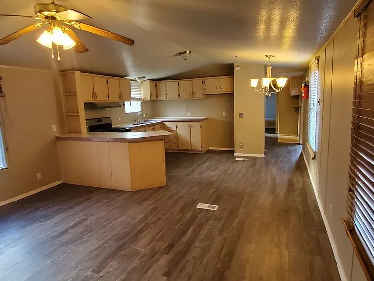 214 Colorado Dr — Photo 4
