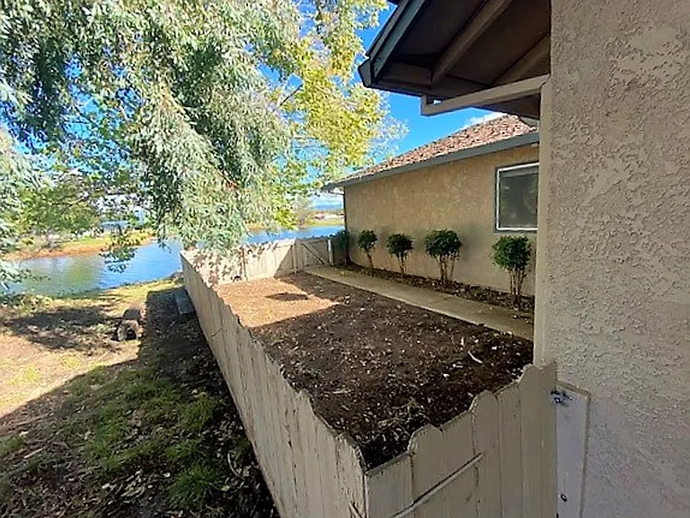 19066 Shoreline Dr — Photo 9