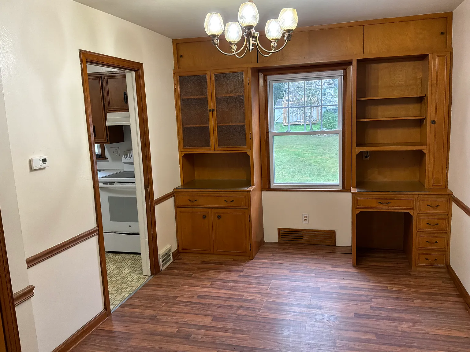 4 bed, 1434 sqft, $1,400 — Photo 2