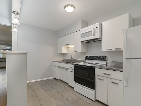 3rd image of 6102 Campus Ln #2