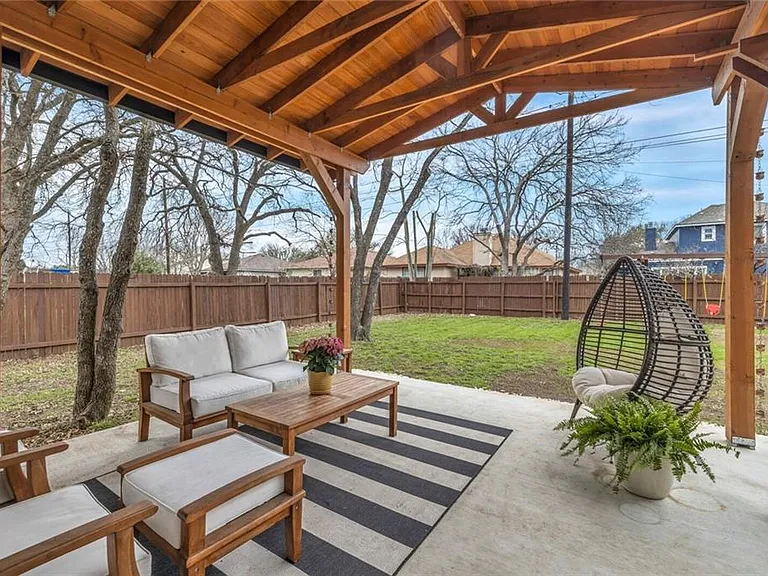 1808 Sylvia Ln — Photo 22