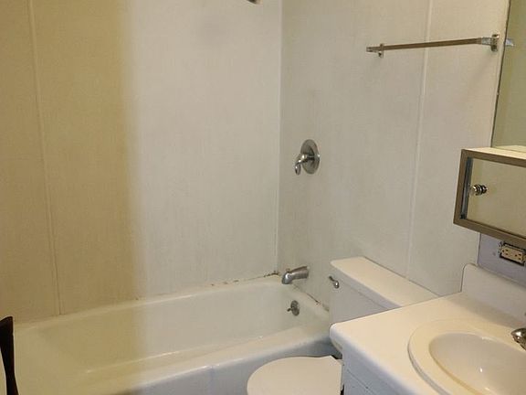 4th image of 700 S 17th St #1