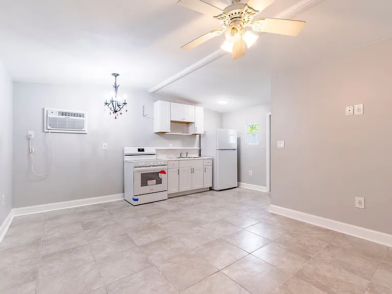 2017 Oceanview Pl — Photo 8