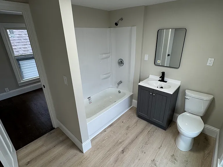 827 Franklin St — Photo 6