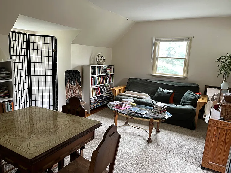 437 King Rd E #2 — Photo 6