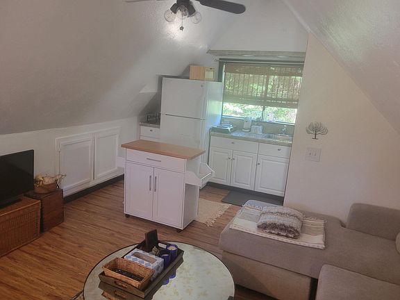 4th image of 27828 Holly Ln #2