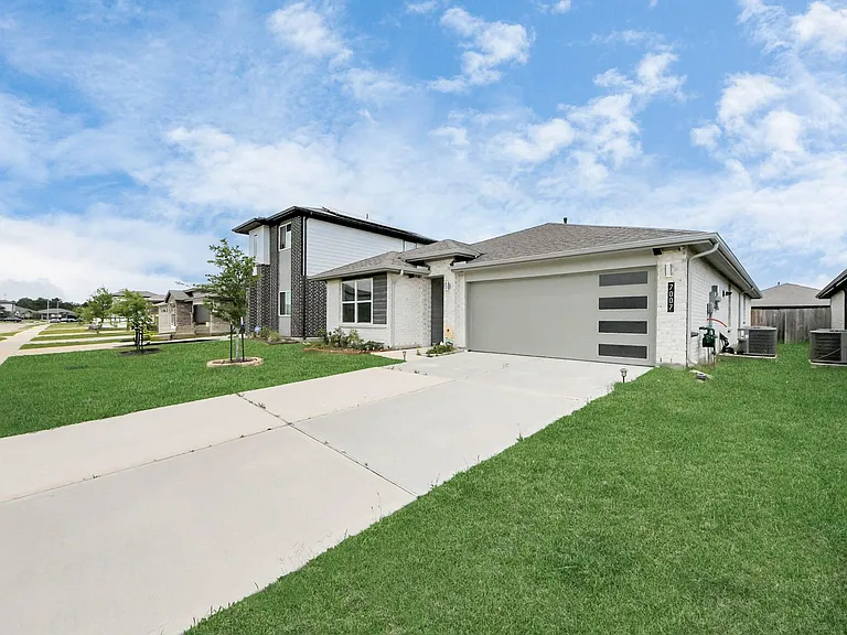 7007 Fleetwood Crescent Way — Photo 40