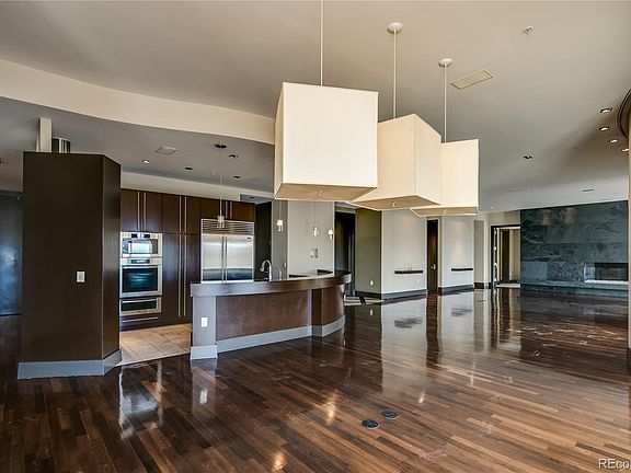 5th image of 925 N Lincoln St Unit 15AB
