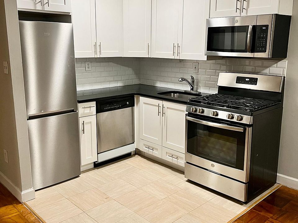1st image of 13981 35th Ave APT 1J