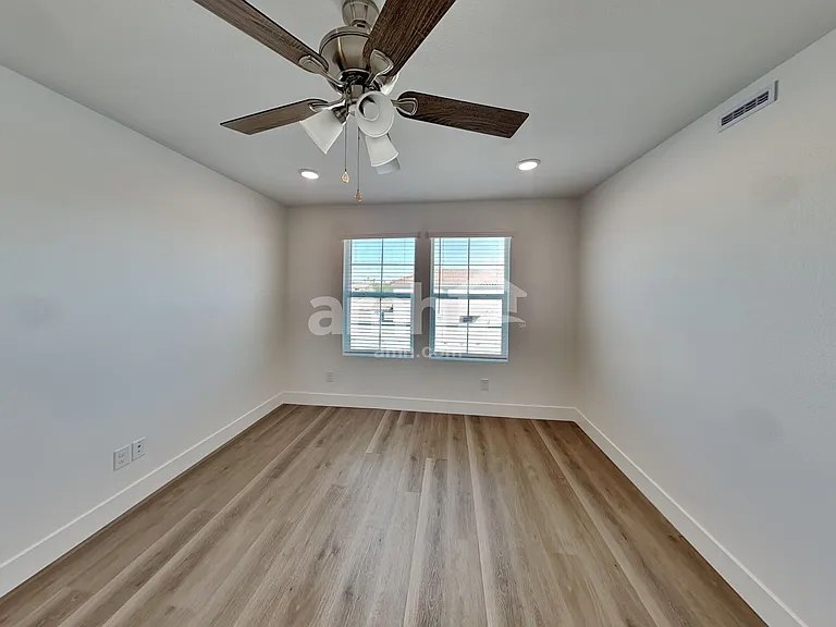 8135 Braavos Peninsula Ave — Photo 9