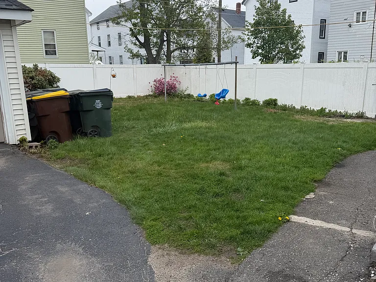 112 Niagara St #1 — Photo 12